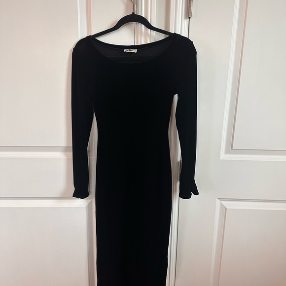 BCBG Dresses & Skirts - BCBG stretch velvet dress